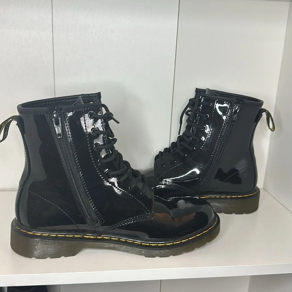 Dr Martens YOUTH 1460 PATENT LEATHER LACE UP BOOTS